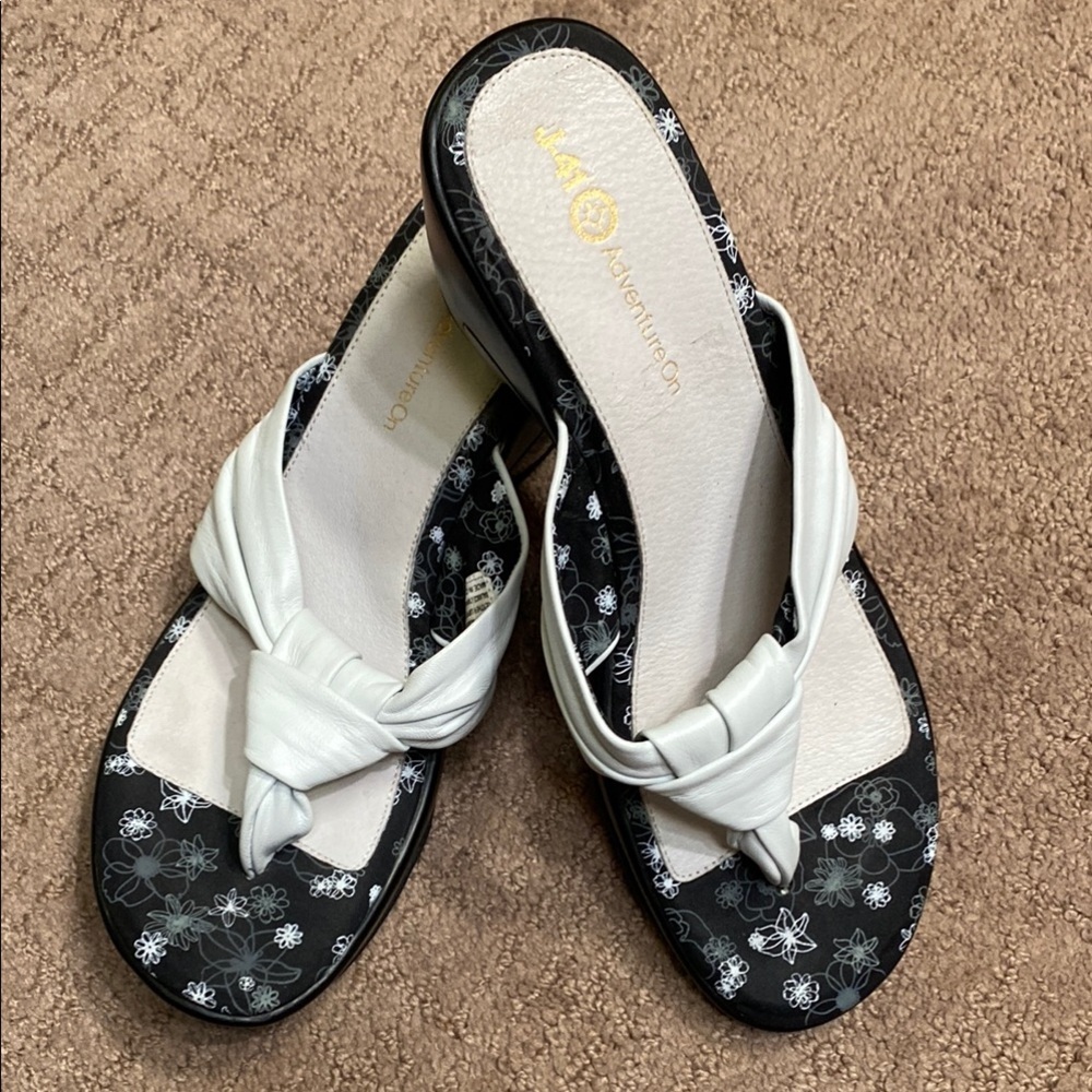 Leather J.Renee Black and White Size 9M Sandals w/Bow Detail Summer Wedding Fall